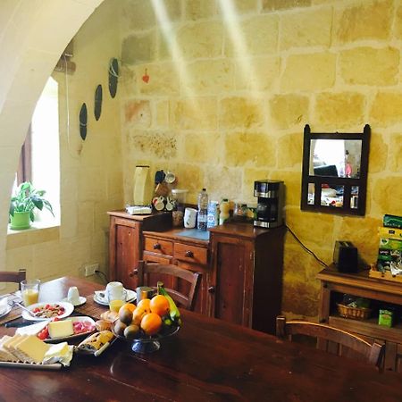 The Travellers Inn Gozo Victoria Esterno foto