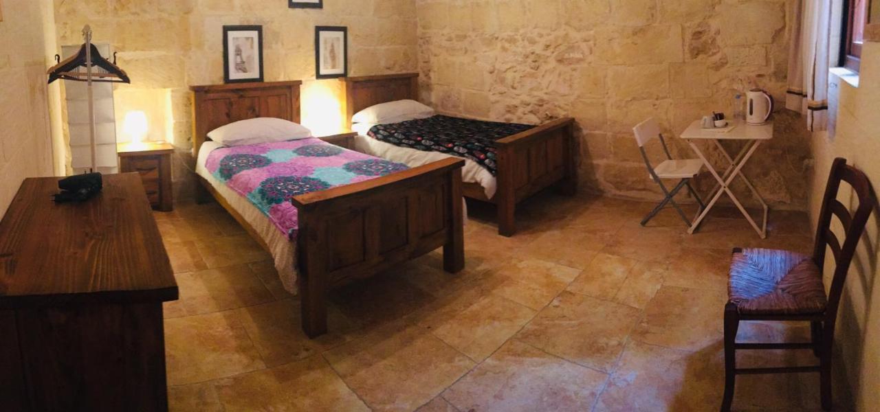 The Travellers Inn Gozo Victoria Esterno foto